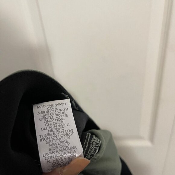 Democracy Women's NWT Green Ableisure High Rise Cut Off Cargo Shorts Plus Sz 24W - Picture 9 of 10